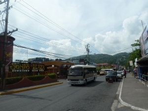 Avenida principal de Ocho Rios